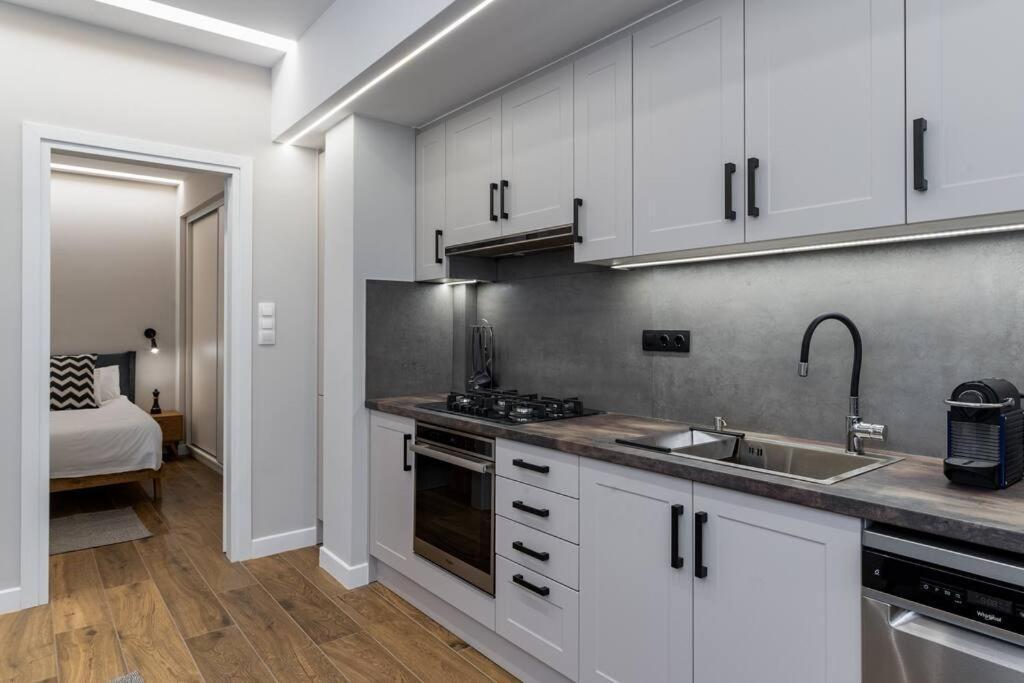 아테네 Stylish Abode Under Acropolis W/ Sunny Courtyard! 아파트 외부 사진
